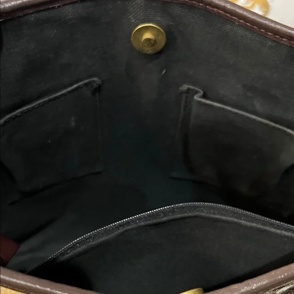 Burberry Vintage Haymarket Check Tote Bag in Coated Canvas and Leather - Picture 13 of 15